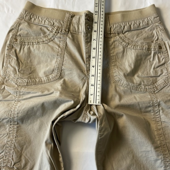 Women’s size 6 tan Gloria Vanderbilt Chino shorts - Picture 4 of 8